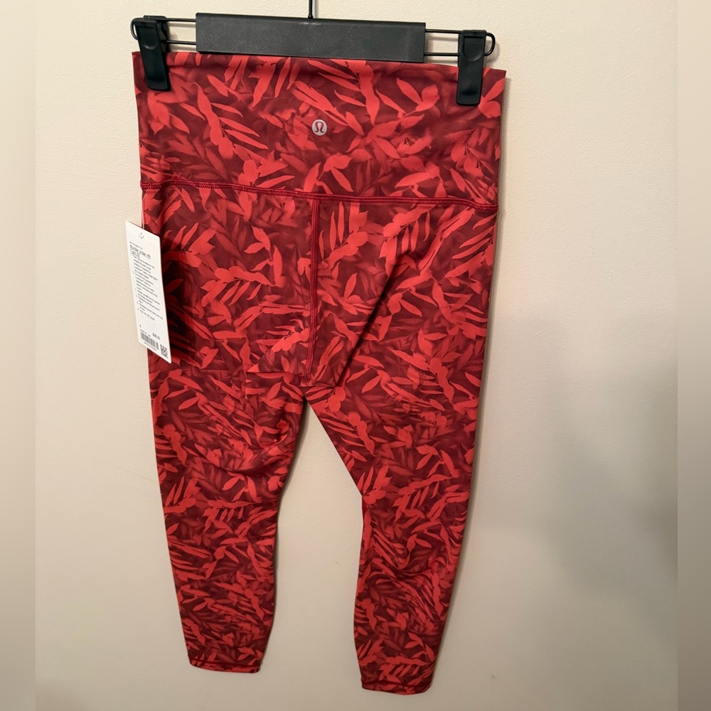 315. NWT Lululemon Wunder Under HR 25” Inseam Floral